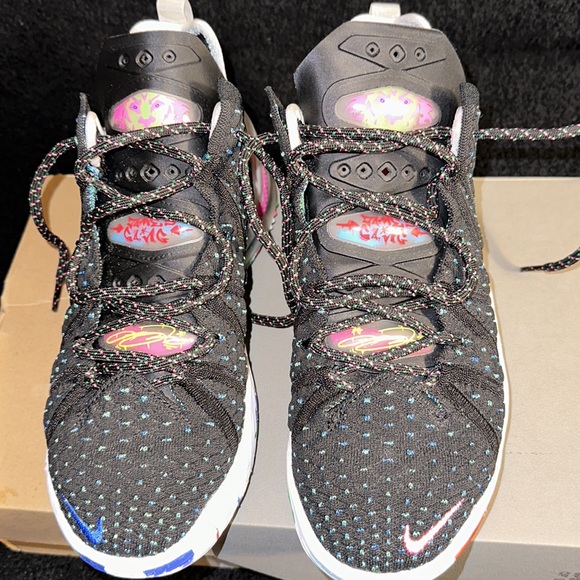 Nike LeBron XVIII “James Gang” / Black - Pink Blast Multi Color - Picture 7 of 13